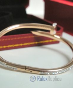 Alternative view of Cartier replica gioiello bracciale juste un clou rose gold pavè diamond